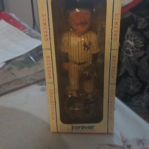 NWT JIM " CATFISH " HUNTER BOBBLEHEAD Collectable Forever Collectables